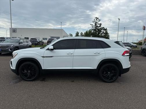 2024 Volkswagen Atlas Cross Sport 2.0T SE w/Technology 4MOTION