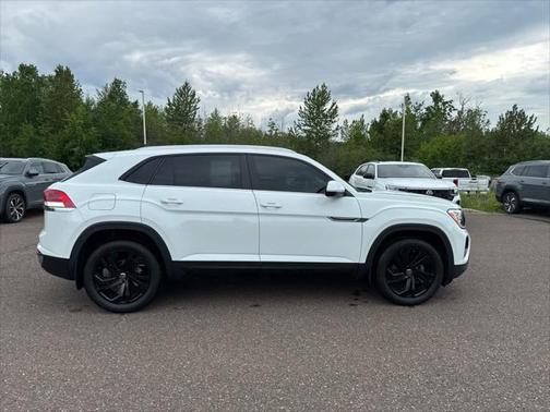2024 Volkswagen Atlas Cross Sport 2.0T SE w/Technology 4MOTION