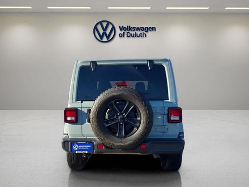 2023 Jeep Wrangler 4-Door Sahara Altitude 4x4