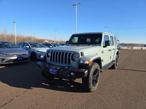 2023 Jeep Wrangler 4-Door Sahara Altitude 4x4
