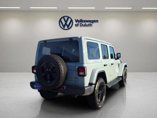 2023 Jeep Wrangler 4-Door Sahara Altitude 4x4