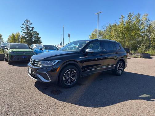 2024 Volkswagen Tiguan 2.0T Wolfsburg Edition