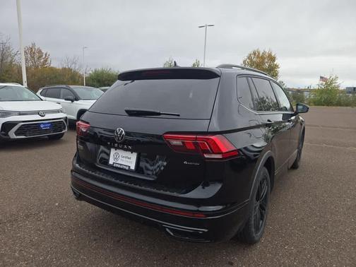 2022 Volkswagen Tiguan 2.0T SE R-Line Black 4MOTION