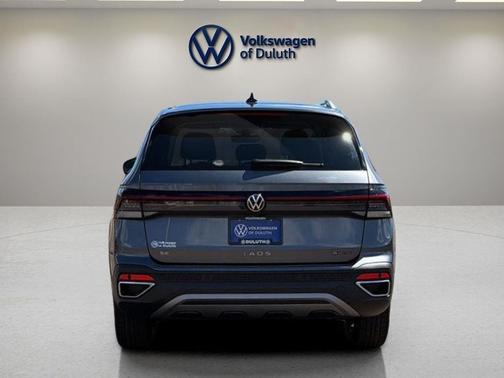 Platinum Gray Metallic 2026 Volkswagen Taos SE