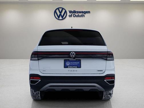 2026 Volkswagen Taos SE