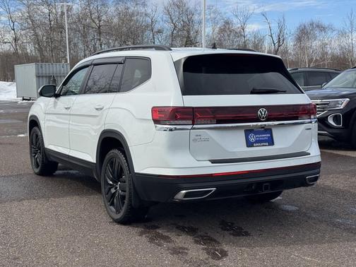 2024 Volkswagen Atlas 2.0T SE w/Technology 4MOTION