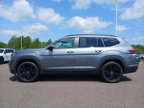 2022 Volkswagen Atlas 3.6L SE w/Technology