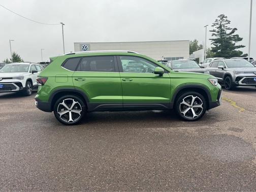 2025 Volkswagen Taos 1.5T SEL