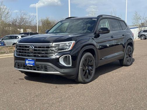 Deep Black Pearl 2026 Volkswagen Atlas 2.0T SE w/Technology 4MOTION