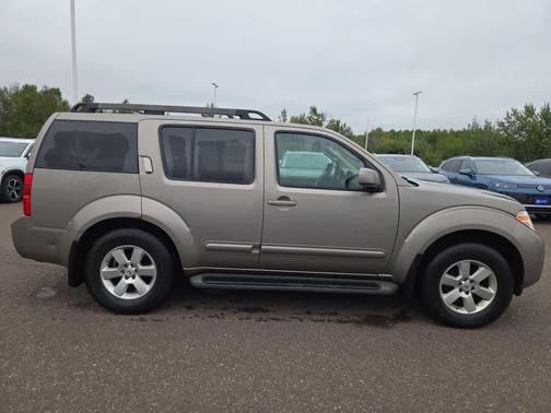 2008 Nissan Pathfinder SE