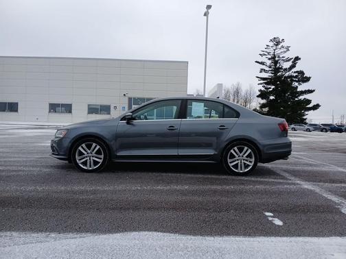 2017 Volkswagen Jetta 1.8T SEL