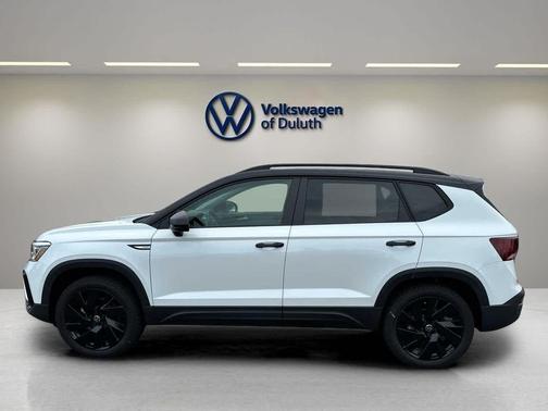 2024 Volkswagen Taos 1.5T SE Black