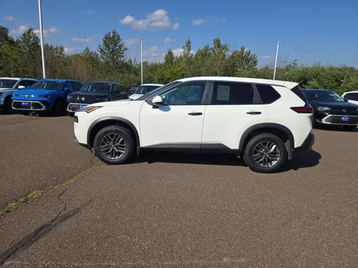2022 Nissan Rogue S