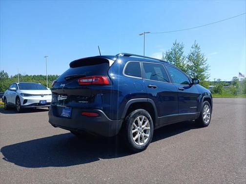 2016 Jeep Cherokee Sport
