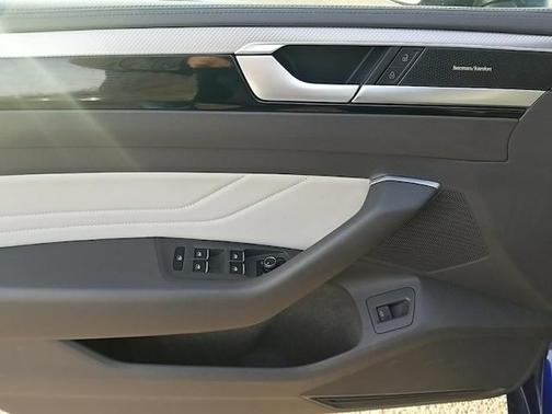 Photo 3 of 41 of 2021 Volkswagen Arteon 2.0T SEL Premium R-Line