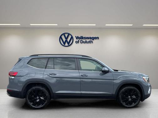 2025 Volkswagen Atlas 2.0T SE w/Technology 4MOTION