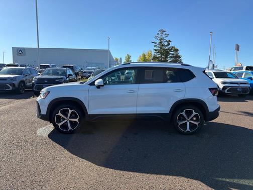2025 Volkswagen Taos 1.5T SEL