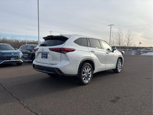 Blizzard Pearl 2020 Toyota Highlander Limited