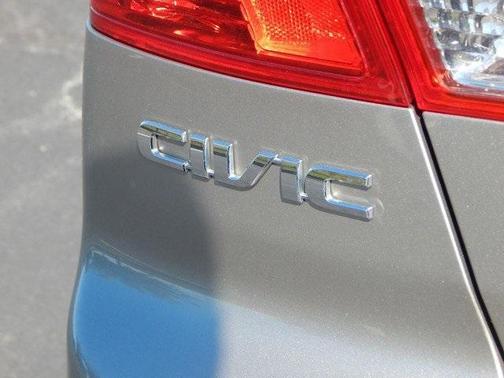 2004 Honda Civic Hybrid Hybrid w/ULEV (CVT)