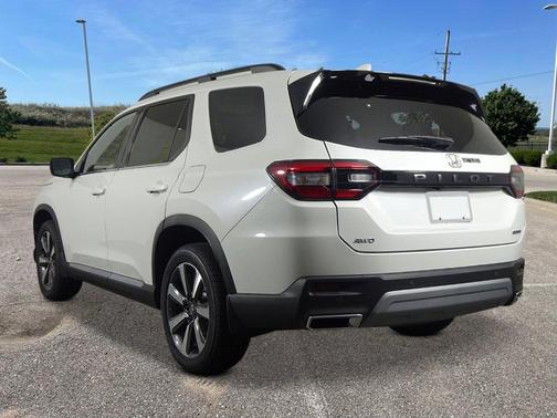 2025 Honda Pilot Touring