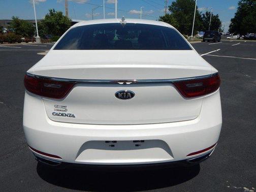 2017 Kia Cadenza Premium