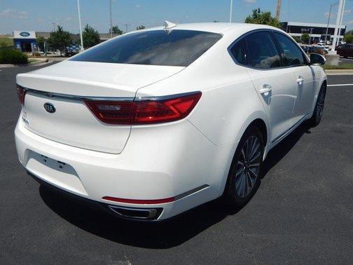 2017 Kia Cadenza Premium
