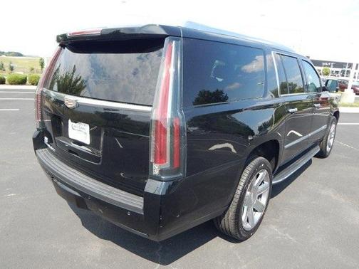 2018 Cadillac Escalade ESV Luxury