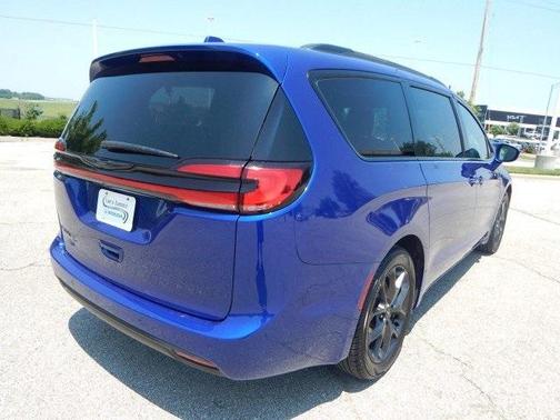 2021 Chrysler Pacifica Touring