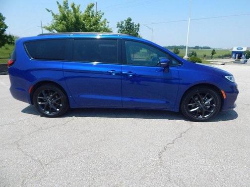 2021 Chrysler Pacifica Touring
