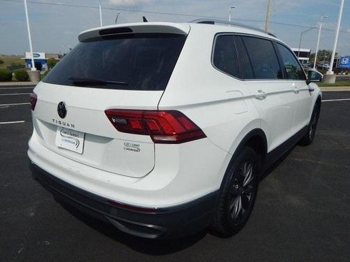 2024 Volkswagen Tiguan 2.0T SE