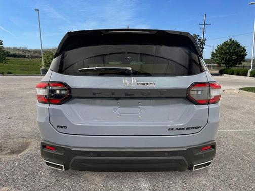 2025 Honda Pilot Black Edition
