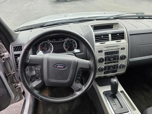 SILVER 2011 Ford Escape XLT