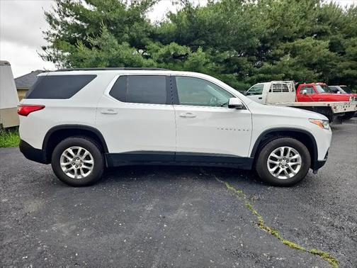 2021 Chevrolet Traverse LT Cloth