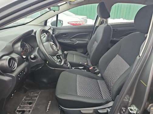 2024 Nissan Versa 1.6 S