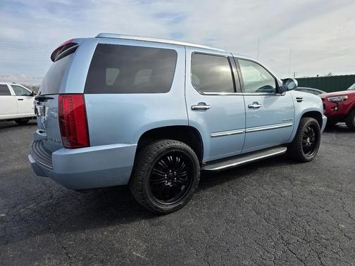 2011 Cadillac Escalade Luxury