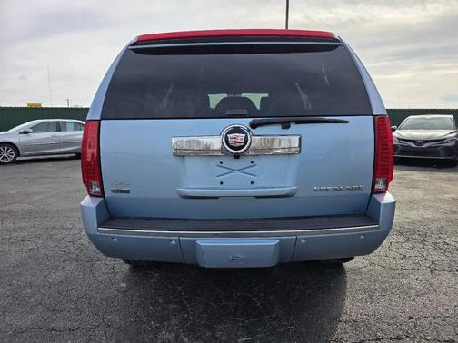 2011 Cadillac Escalade Luxury