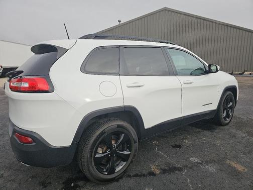 2016 Jeep Cherokee Altitude