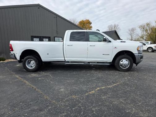 2020 RAM 3500 Big Horn Crew Cab 4x4 8' Box