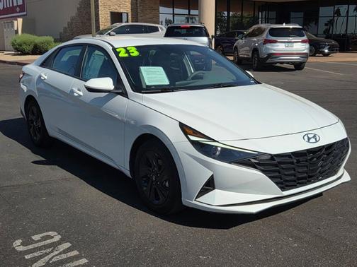 2023 Hyundai ELANTRA SEL