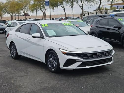 2024 Hyundai ELANTRA SEL