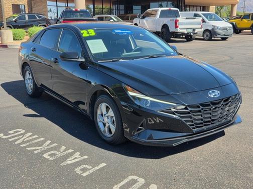 2023 Hyundai ELANTRA SE