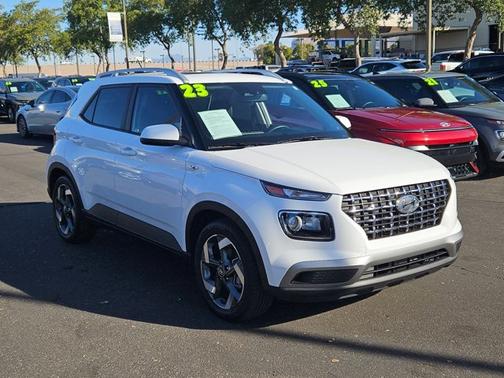 2023 Hyundai VENUE SEL