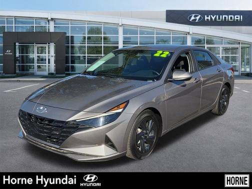 2022 Hyundai ELANTRA SEL