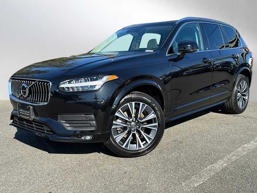 2022 Volvo XC90 T6 AWD Momentum 7 Seater