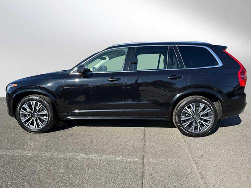 2022 Volvo XC90 T6 AWD Momentum 7 Seater