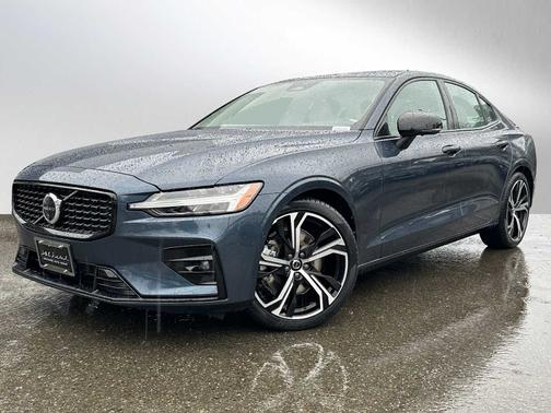 2024 Volvo S60 B5 Plus Dark