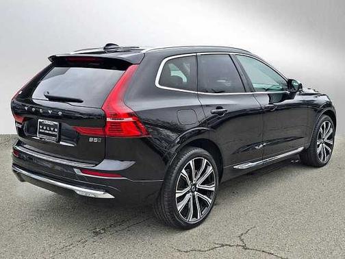2023 Volvo XC60 B5 AWD Ultimate Bright