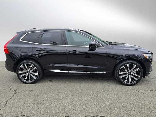 2023 Volvo XC60 B5 AWD Ultimate Bright