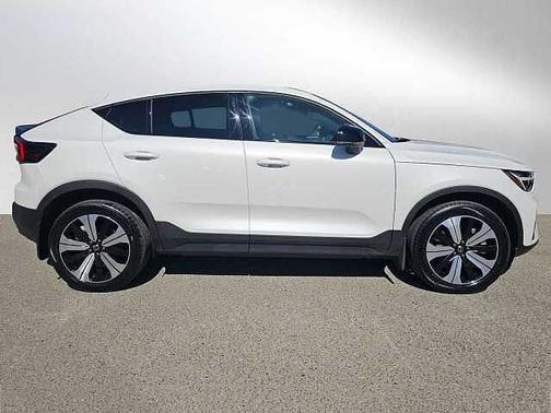 Crystal White 2023 Volvo C40 Recharge Pure Electric Plus