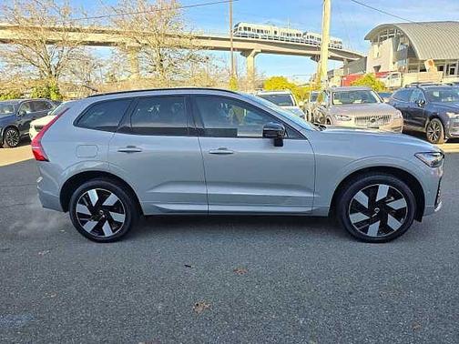 2024 Volvo XC60 Plus